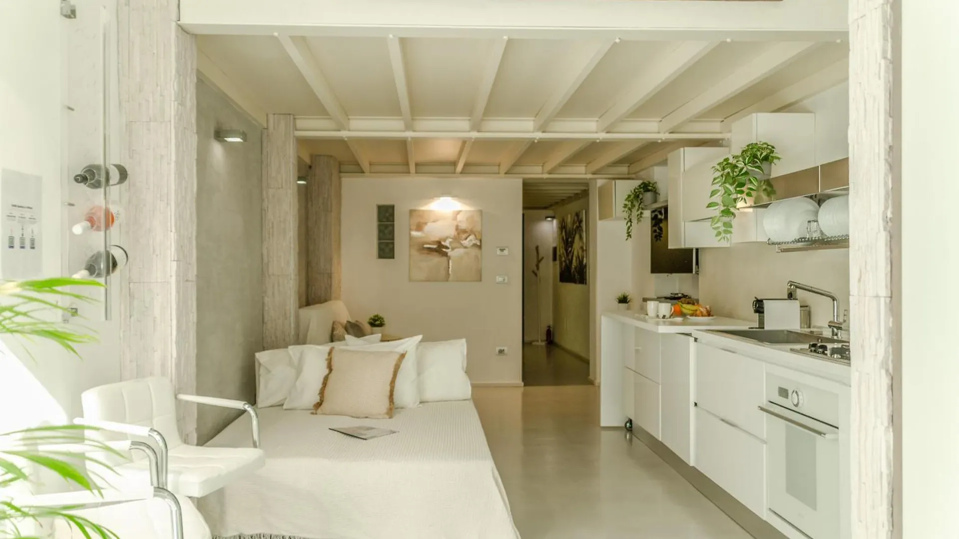Apartment Apulialux - Design Loft W Sauna Near Bari Vecchia Italy
